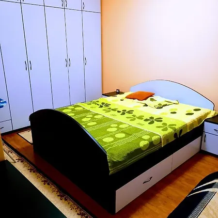 Stan Na Dan J & M Apartment *