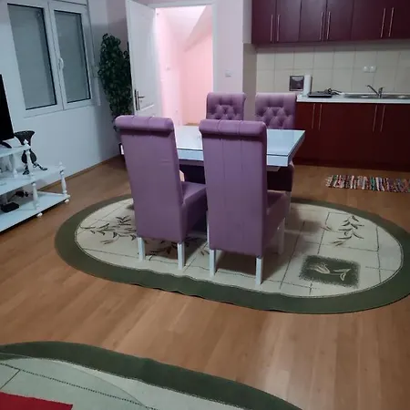 Stan Na Dan J & M Apartment